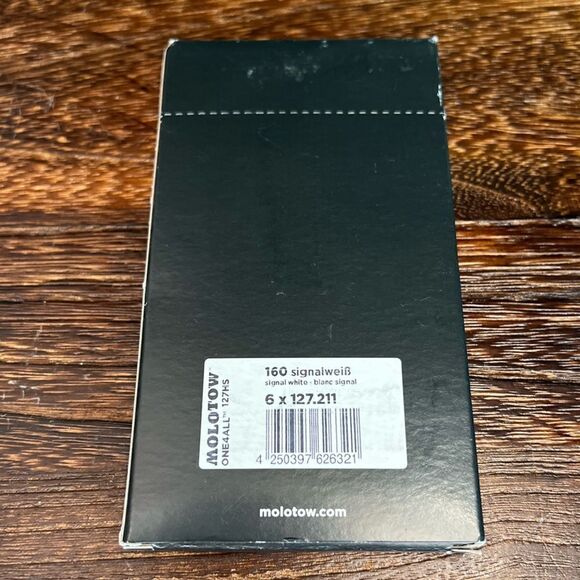 Molotow One4All Acrylic Pump Marker in Signal White. 2mm Fine Tip. 6-Pack. NIB! - Picture 4 of 11